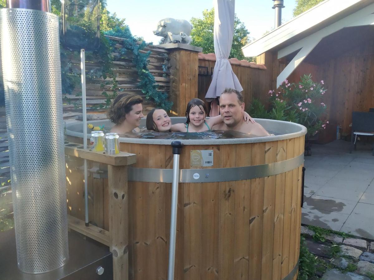 Chalet "Het Biggetje" Hottub - Sauna Volkel Екстериор снимка